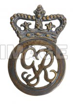 RWi24ds-British brass cartridgebox badge with GR cypher for George III.jpg