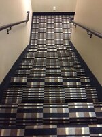 20171101_06-design-fails_staircarpet-illusion.jpg