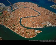 Overview of Venice, Italy.jpg