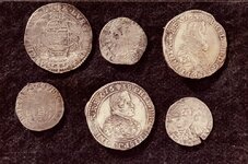 Dutch shipwreck coins_W.jpg