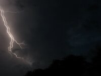 lightning5.jpg