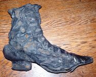heelplate_ladies-shoe-with-heart-cutout-heelplate_dug-in-1880s-dump_sideview_ARH_photobyMarty_sh.jpg