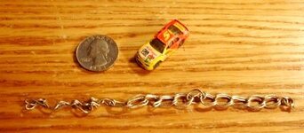 chain and mini car 001.jpg