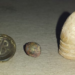 20160102 3Ringer and cufflink found with the Tejon in Copiah county.