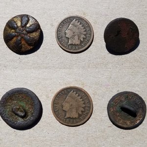 20160402 Buttons Found in Brandon with the ETRAC.
