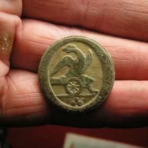 Early 1800's U.S. Artillery Eagle w/ Cannon - This button came from a very productive field that also saw several Spanish Silvers and many military bu
