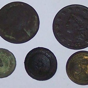 Coppers and Buttons - KG111, Large Cent, and buttons (one early marine)