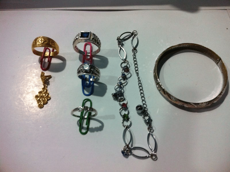 750 gold ring,916 gold ear ring, blue stone 925 ring, two 925 stone ring and others found in Tanjung Balau.