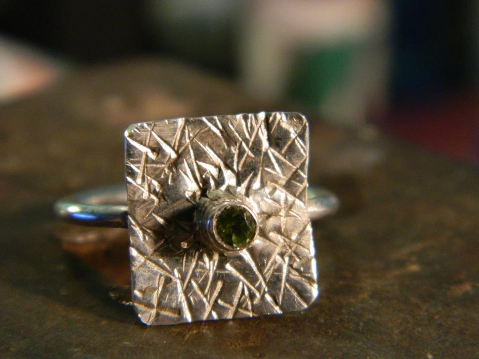 Sterling silver and peridot ring