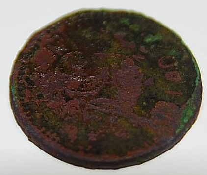 Unknown token.  I can make out a large 5 in the middle.  No date visible.