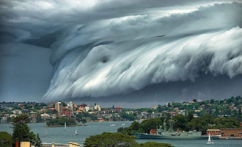 cool-massive-apocalypic-shelf-cloudsi-sydney-australia-6-800x485.jpg