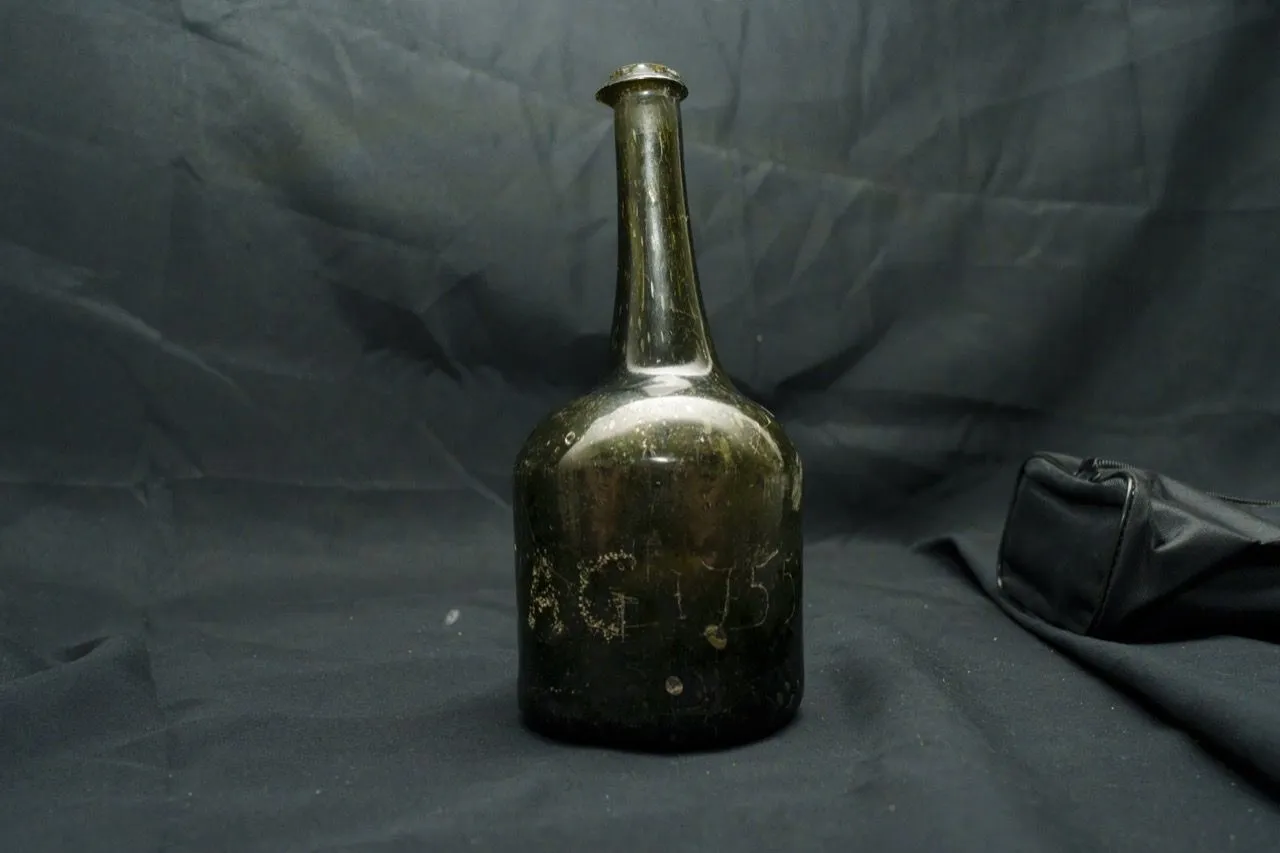 BOTTLE 1.webp