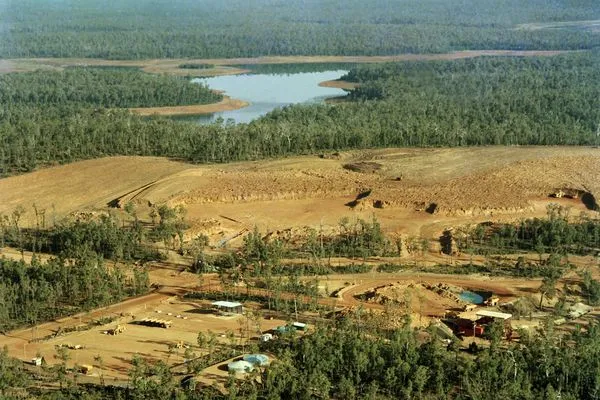 Huntly+Bauxite.webp