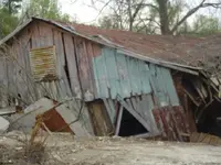 House tear down 4-07-06 005.webp
