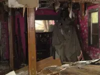 House tear down 4-07-06 001.webp