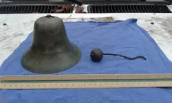 bell and clapper 012.webp bell and clapper 012.webp