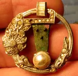 7 CL9 03 2015  Pearl Ster Pin Obv.webp