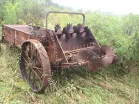 chain_roller-chain-on-farm-manure-spreader_early-1900s_TN_postedbyDCMatt.webp