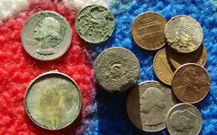 Kissing Coins 1940 Quarter and Wheat 2.webp