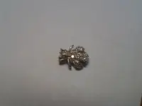 diamond bee.webp diamond bee.webp
