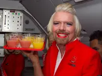 o-richard-branson-stewardess-facebook.webp
