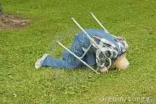 man-walker-falling-16010445.webp