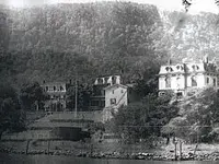 250px-View_of_Front_Street,_Haverstraw..webp