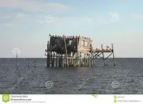 abandoned-stilt-house-cedar-key-florida-11878995.webp