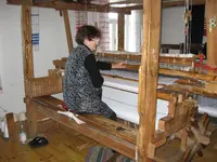 Hand_weaving_loom.webp Hand_weaving_loom.webp