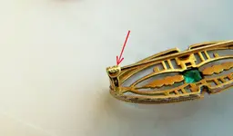brooch 2.webp