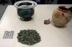 LiveLeak-dot-com-cf6_1441664928-The-ancient-Roman-coins_1441665339.webp