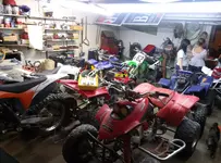 FBmqZQF.webp