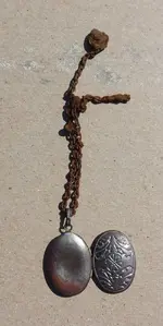 20150919 Locket 3.webp