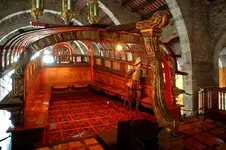 Stern_chamber_in_spanish_galley_La_Real.webp