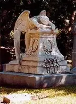 WeepingAngelGlenwoodCemeteryHoustonTexas2002JT.webp