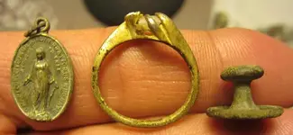 medal_ring_collarbutton.webp
