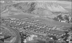 BroxburnRowsImage1.gif