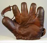1930s-cecil-travis-reach-glove.webp