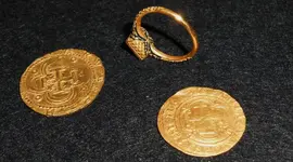 escudos  ring  17ème .webp