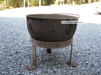 large__antique__cauldron__kettle__crock__pot__30_gal___with_handle_and_stand_1_lgw.jpg