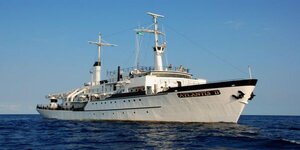 210resarch-vessel-atlantis.jpg