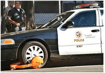 Police Car with wheel lock.png