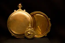 Gold Watch006.webp