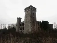 abandoned-castle-belgium-x-37262.webp