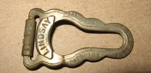 garter-clasp_1895-Patent_Lindsay-marked_TN_photobyBornFree.webp