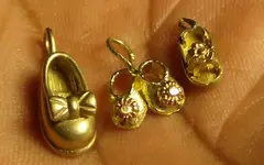 Luck Gold Shoe Finds 5.webp