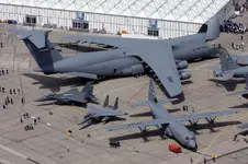 Boeing_C5_Galaxy_C-130_Hercules_and_F-18_Comparison_Size.webp