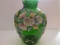 green vase2.webp