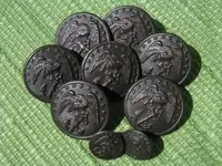 lot-WWII-vintage-bronze-US-Marine-Corps-uniform-buttons-Waterbury-Laurel-Leaf-Farm-item-no-b5...webp