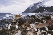 0Z5982-Garbage-Pollution-on-Antarctica.jpg